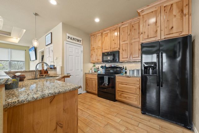 625 Skyline DR, Kingsland, TX 78639