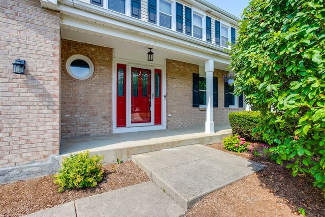 1636 Green River Drive, Schaumburg, IL 60194