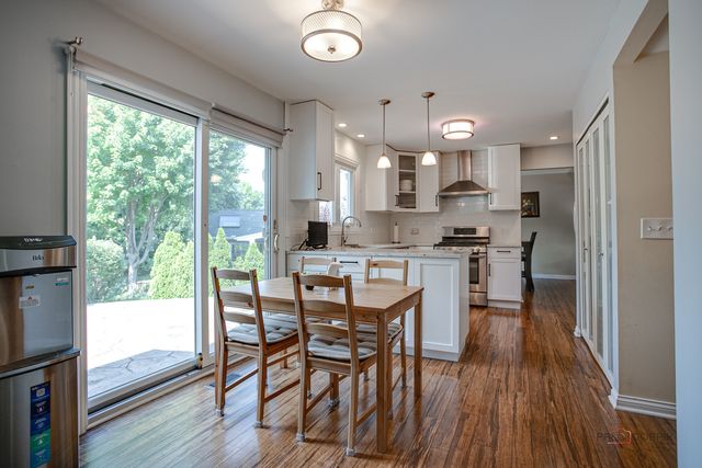 1636 Green River Drive, Schaumburg, IL 60194
