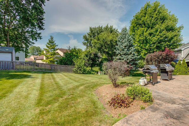 1636 Green River Drive, Schaumburg, IL 60194
