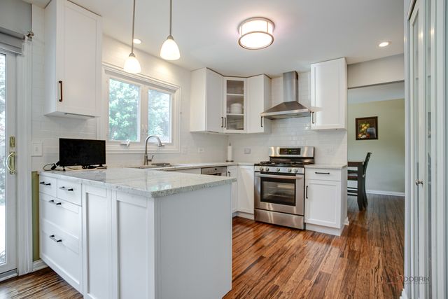 1636 Green River Drive, Schaumburg, IL 60194