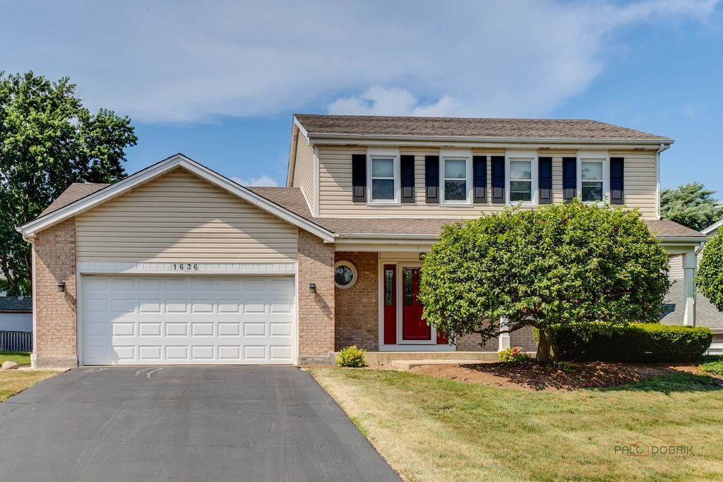 1636 Green River Drive, Schaumburg, IL 60194