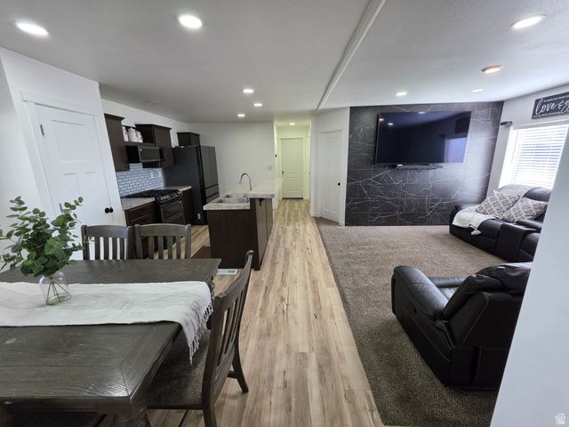 215 ENGSTROM, Layton, UT 84041