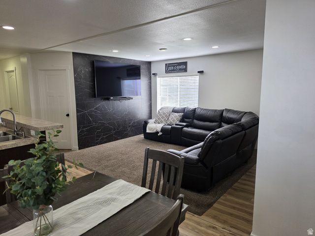 215 ENGSTROM, Layton, UT 84041