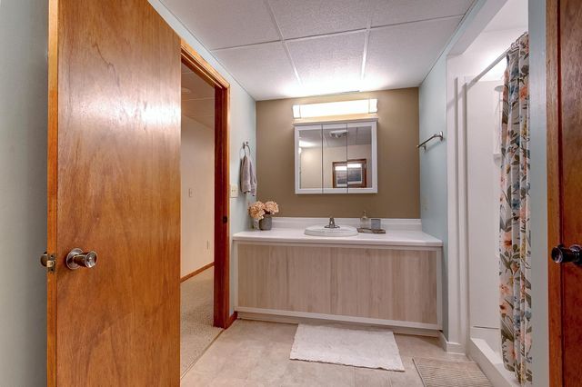 116 Meadow Circle N, Burnsville, MN 55337