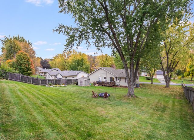 116 Meadow Circle N, Burnsville, MN 55337
