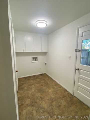 1544 S 67th East Avenue, Tulsa, OK 74112