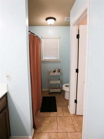 1016 Chestnut Creek Drive, Yukon, OK 73099