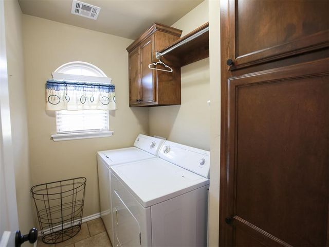 1016 Chestnut Creek Drive, Yukon, OK 73099