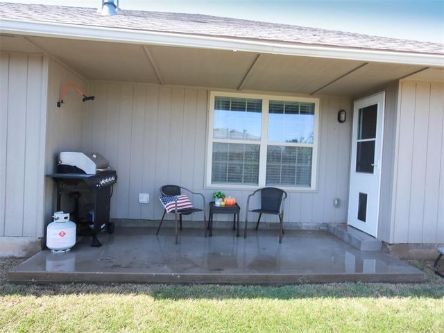 1016 Chestnut Creek Drive, Yukon, OK 73099