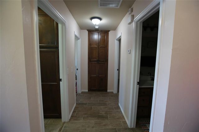 1016 Chestnut Creek Drive, Yukon, OK 73099