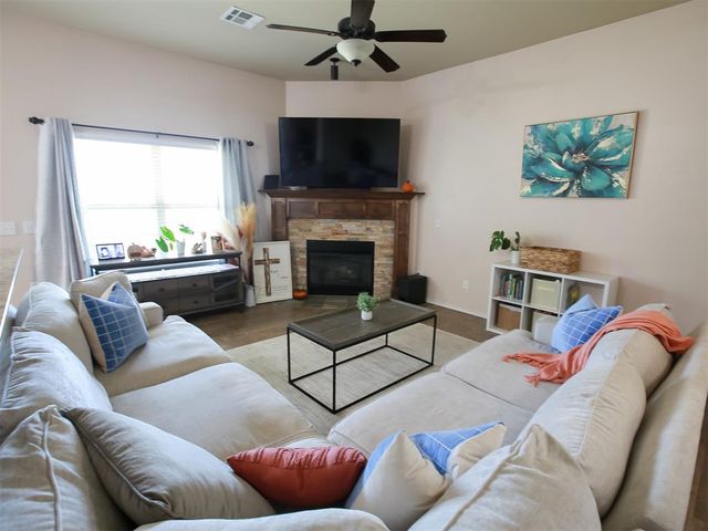 1016 Chestnut Creek Drive, Yukon, OK 73099