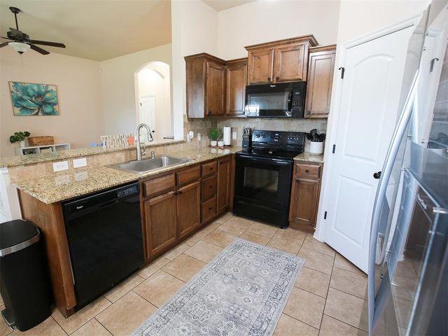 1016 Chestnut Creek Drive, Yukon, OK 73099