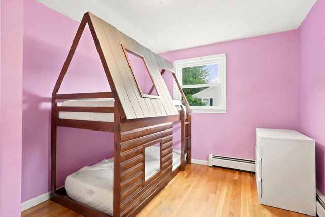 22 Woodbury St, Salem, NH 03079