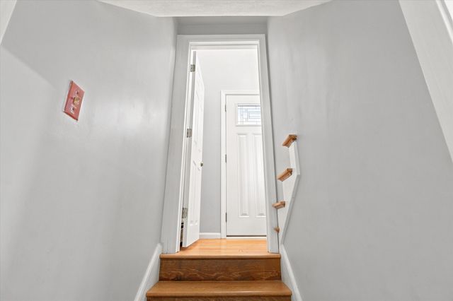 22 Woodbury St, Salem, NH 03079