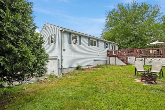 22 Woodbury St, Salem, NH 03079