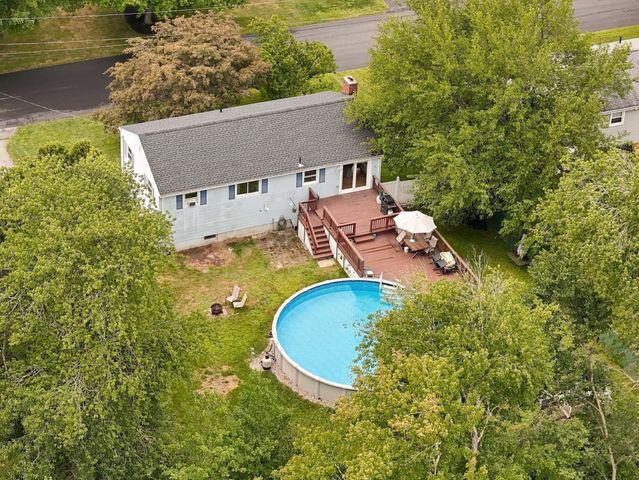 22 Woodbury St, Salem, NH 03079
