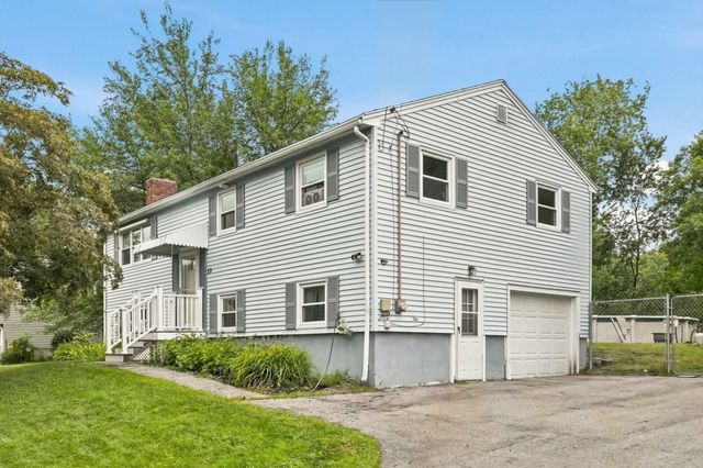 22 Woodbury St, Salem, NH 03079