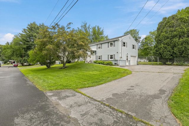 22 Woodbury St, Salem, NH 03079