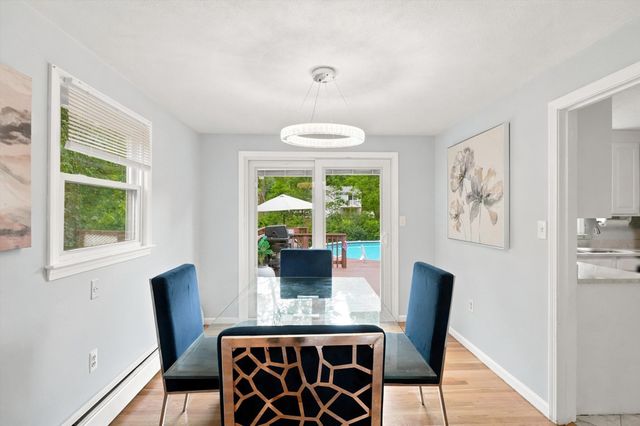22 Woodbury St, Salem, NH 03079