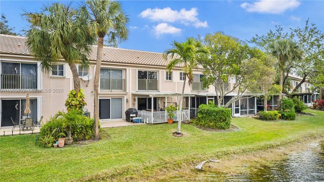 9722 NW 23rd Ct, Pembroke Pines, FL 33024