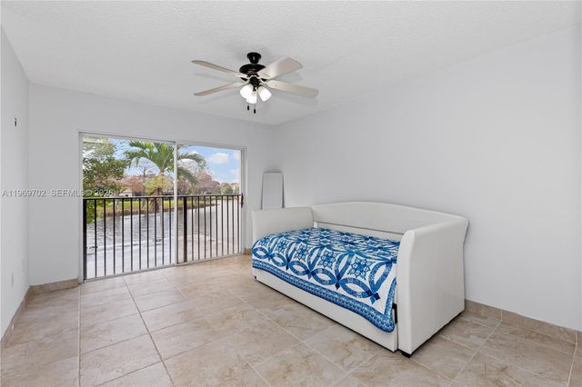 9722 NW 23rd Ct, Pembroke Pines, FL 33024