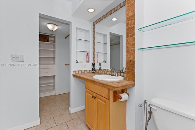 9722 NW 23rd Ct, Pembroke Pines, FL 33024