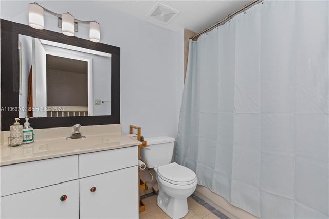 9722 NW 23rd Ct, Pembroke Pines, FL 33024