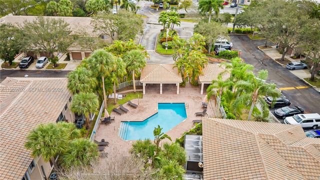 9722 NW 23rd Ct, Pembroke Pines, FL 33024