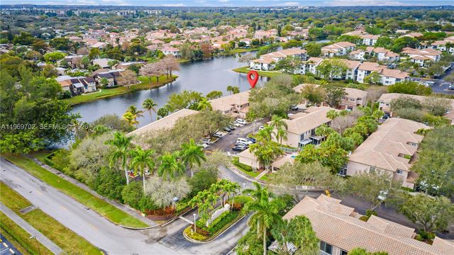 9722 NW 23rd Ct, Pembroke Pines, FL 33024