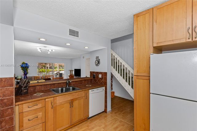 9722 NW 23rd Ct, Pembroke Pines, FL 33024