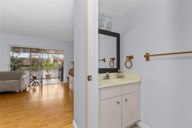 9722 NW 23rd Ct, Pembroke Pines, FL 33024