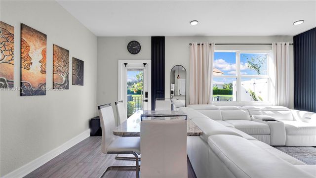 2913 Olivia Ave, Lauderdale Lakes, FL 33311