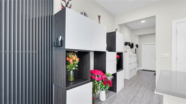 2913 Olivia Ave, Lauderdale Lakes, FL 33311