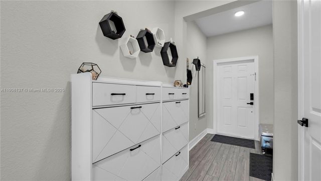 2913 Olivia Ave, Lauderdale Lakes, FL 33311