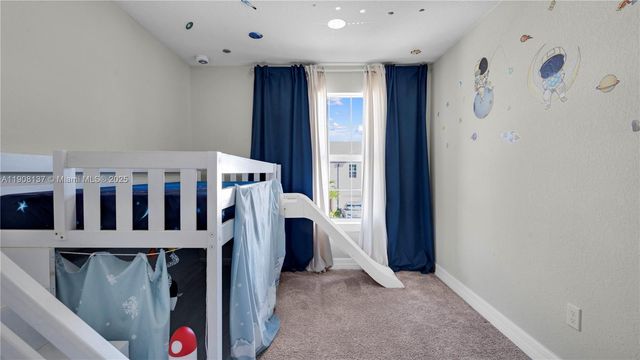 2913 Olivia Ave, Lauderdale Lakes, FL 33311