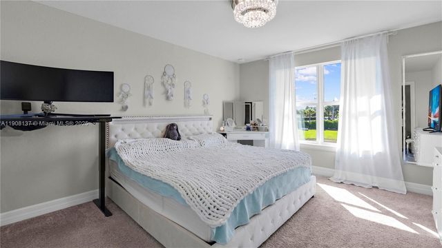 2913 Olivia Ave, Lauderdale Lakes, FL 33311