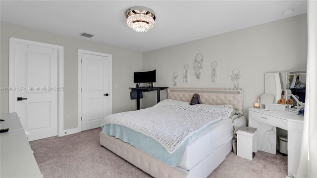 2913 Olivia Ave, Lauderdale Lakes, FL 33311