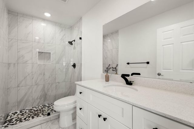 1200 E 52nd ST 209, Austin, TX 78723