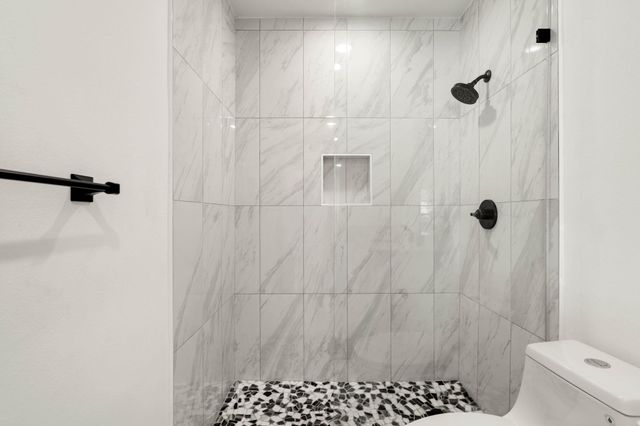 1200 E 52nd ST 209, Austin, TX 78723