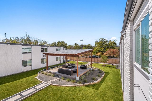 1200 E 52nd ST 209, Austin, TX 78723