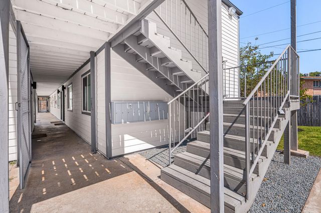 1200 E 52nd ST 209, Austin, TX 78723