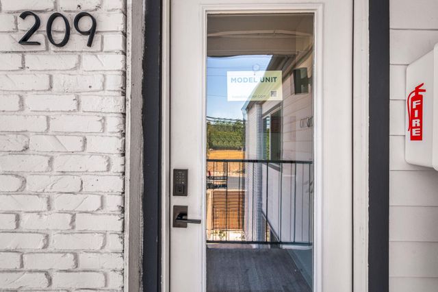 1200 E 52nd ST 209, Austin, TX 78723