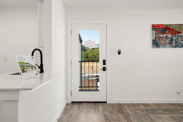 1200 E 52nd ST 209, Austin, TX 78723