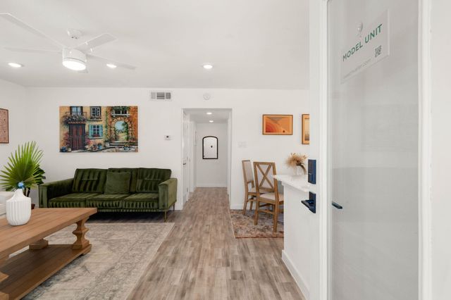 1200 E 52nd ST 209, Austin, TX 78723