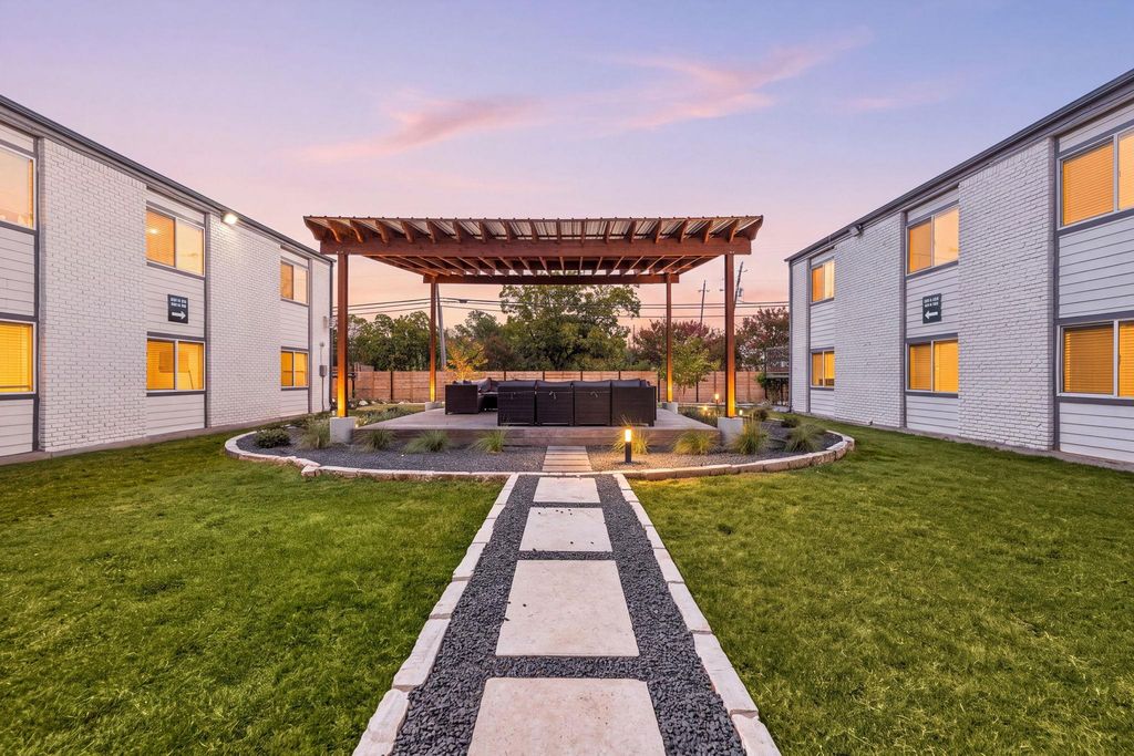 1200 E 52nd ST 209, Austin, TX 78723