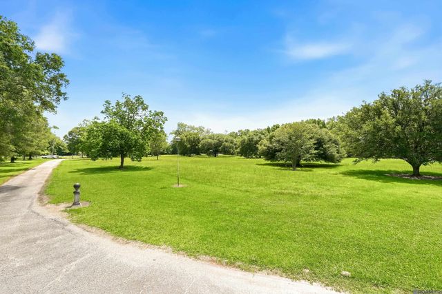 3374 Greenbriar Rd, Ethel, LA 70730