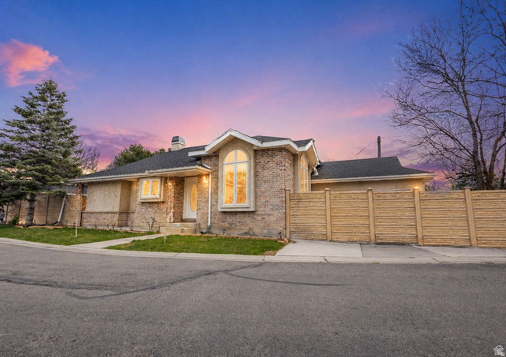 1522 E AMBLEWOOD LN, Millcreek, UT 84124 — exterior