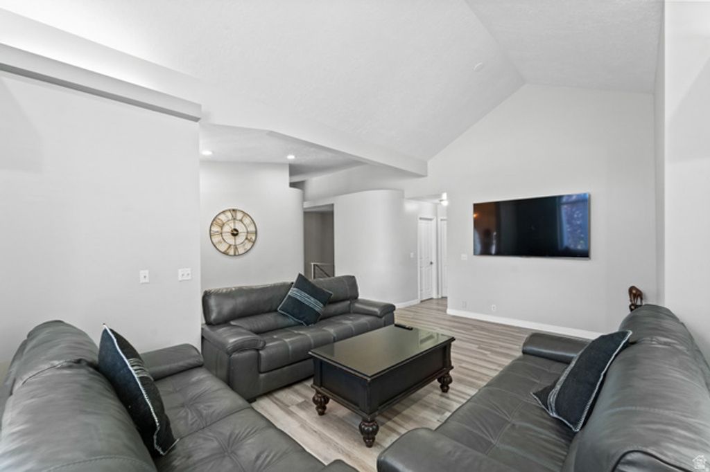1522 E AMBLEWOOD LN, Millcreek, UT 84124 — photo 4