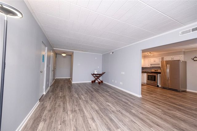 501 Camelot Dr 501, Mccandless, PA 15237